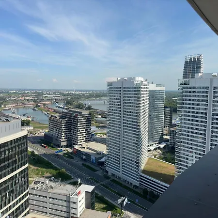Apartament Apartman V Starom Meste Sky Park S Parkovanim